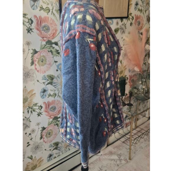 Vintage 90's Tulchan 100% Wool  3D Cardigan in Light Blue - Picture 4 of 10